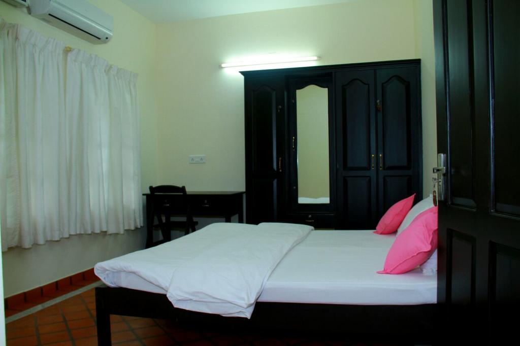 Malakkarethu House Apartment Aranmula Exterior photo
